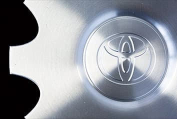 ホイールのような大きなサイズでもスピン仕上げを施すことが可能です。最大で約700φまで可能です。